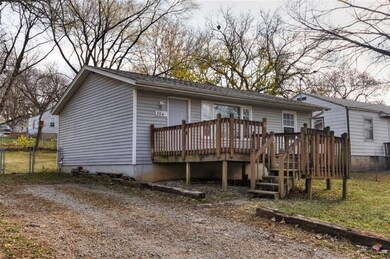 3945 16th St, Des Moines, IA 50313 - photo 2