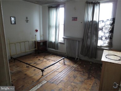 517 Maple St, Reading, PA 19602 - photo 4