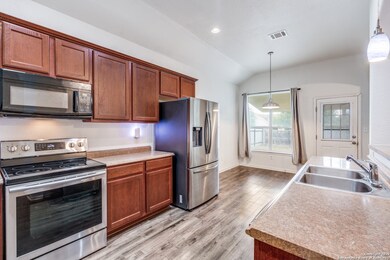 313 S 6th St, Kenedy, TX 78119 - photo 4