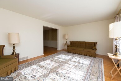 1658 Limerick Ln, Dresher, PA 19025 - photo 6