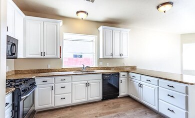 1209 N 1610 W_Circle_StG_Ut-5