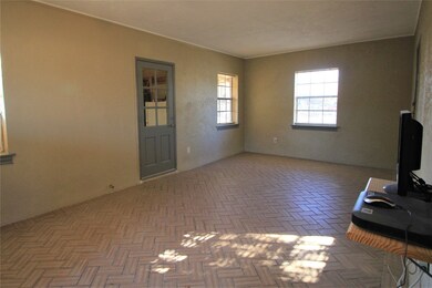 7526 Moline St, Houston, TX 77087 - photo 3