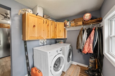 Entry/ mud room / laundry room - 2849 Ellis Road,