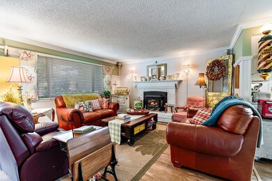 1102 SW Spruce St, Grants Pass, OR 97526 - photo 3