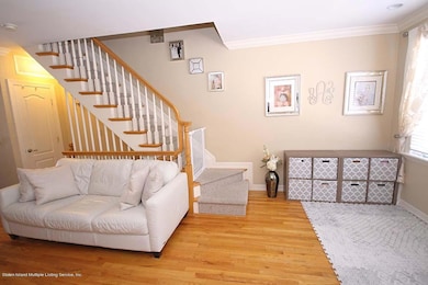 38 Calvanico Ln, Staten Island, NY 10314 - photo 4