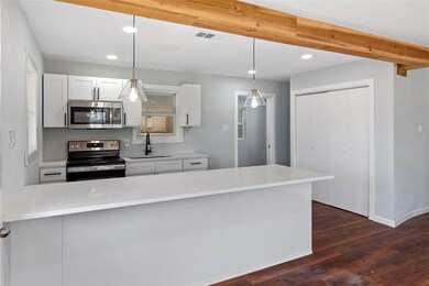 706 W Florence St, Denison, TX 75020 - photo 5