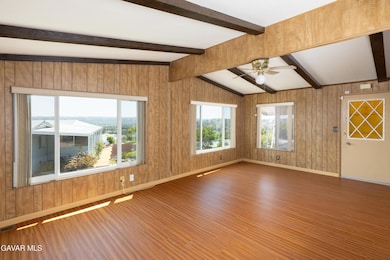 JS_275SouthWorthingtonSt_00006