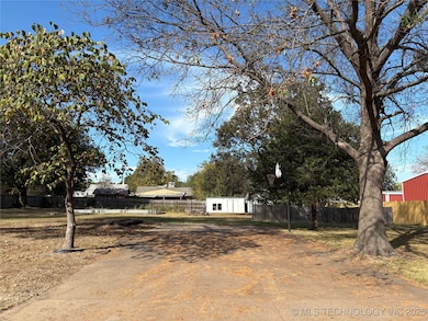 701 NE 4th St, Wagoner, OK 74467 - photo 4