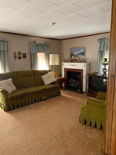 20 Thayer St, South Deerfield, MA 01373 - photo 7