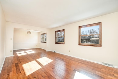 694 Buff Ct, Cincinnati, OH 45231 - photo 7