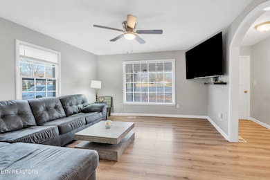 200 Pennsylvania Ave, Etowah, TN 37331 - photo 3