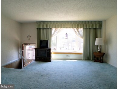 2824 Tolbut St, Philadelphia, PA 19136 - photo 4