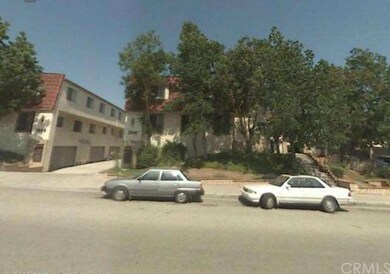 Small Complex 