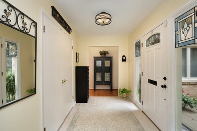 2030 Plymouth Ln unit 4, Northbrook, IL 60062 - photo 2