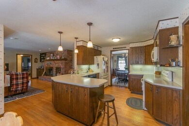 476 Morgan Rd, West Springfield, MA 01089 - photo 4