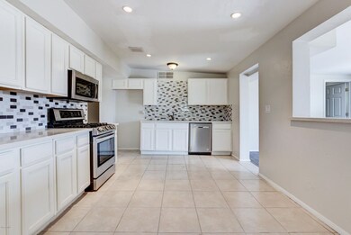 1341 W 6th Dr-14