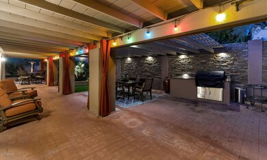Entertainers Back Yard