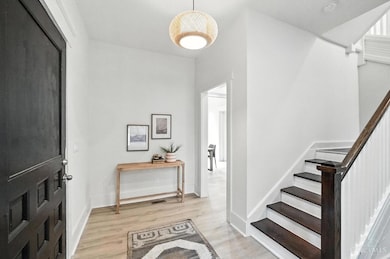 871 Hutchins Ave, Cincinnati, OH 45229 - photo 5