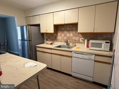 402A Cypress Point Cir, Mount Laurel, NJ 08054 - photo 4