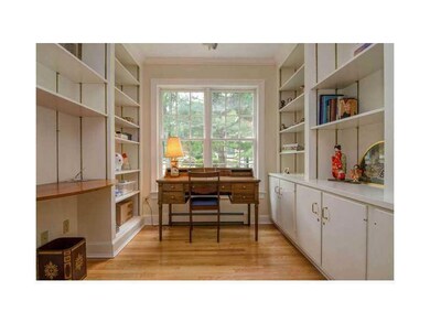 Executive Office/Suite....