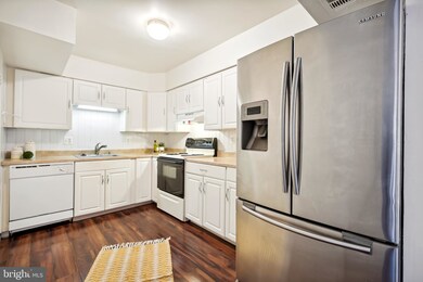 7919 Casa Grande Place unit B, Alexandria, VA 22309 - photo 5