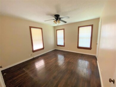 1208 Whaley Dr, Gainesville, TX 76240 - photo 7