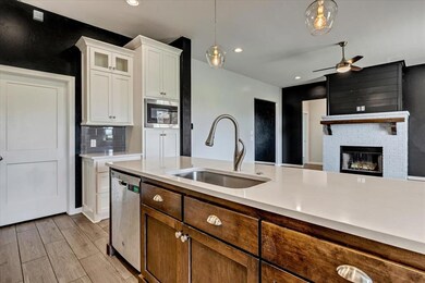 1069 Rheagen Kay Ave, Tuttle, OK 73089 - photo 5