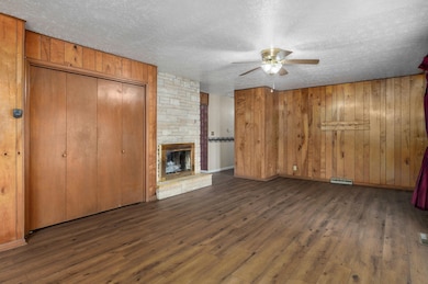 2634 E Meadowmere St-10