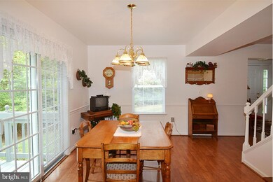 315 Felsted Ct, Sterling, VA 20165 - photo 6