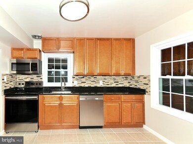 2910 Wythe Ct, Woodbridge, VA 22191 - photo 6