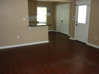 705 Briargrove Dr, Alvin, TX 77511 - photo 4