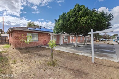 2219 E Devonshire Ave-3