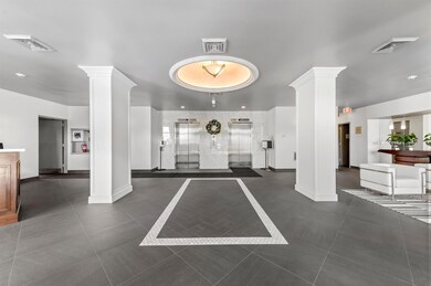 Lincoln Tower unit 1705, West Palm Beach, FL 33401 - photo 4