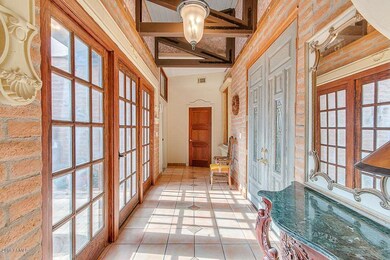 Entry - Main and Courtyard 2127 E Clippe