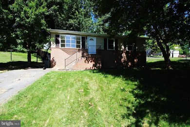 353 Mineral St, Strasburg, VA 22657 - photo 3