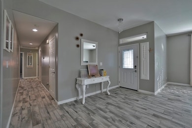 1894 W Tudor Ln Hanford 07 Entryway 3 Sm