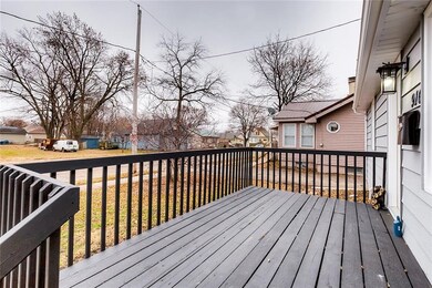 916 E 22nd Ct, Des Moines, IA 50317 - photo 4