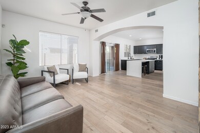 04_Living-Room_02