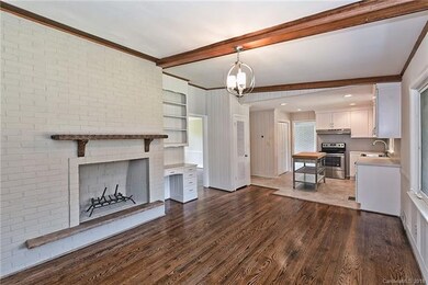 Great Den Area off the Kitchen for great talks and