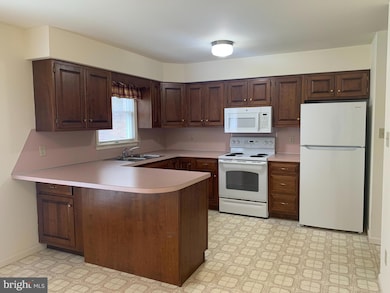 207 N Linden Ave, Greencastle, PA 17225 - photo 6