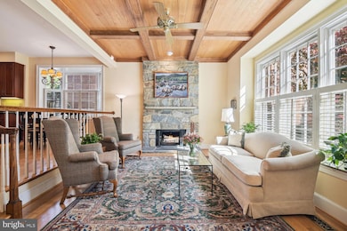 9461 Turnberry Dr, Potomac, MD 20854 - photo 7