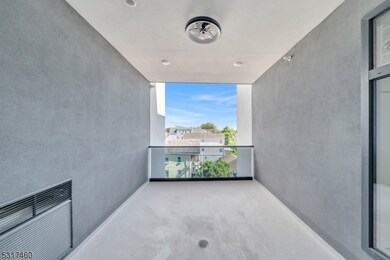 22 Bloomfield Ave unit 215, Paterson, NJ 07503 - photo 5