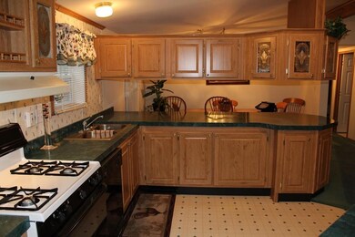 637 S Washington St unit 3, North Attleboro, MA 02760 - photo 7