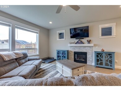 1015 NE 18th Ave, Canby, OR 97013 - photo 6