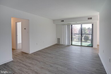 605 Center St unit 204, Herndon, VA 20170 - photo 5