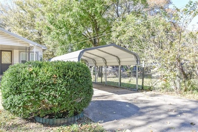 515 N Ash St, Sallisaw, OK 74955 - photo 2