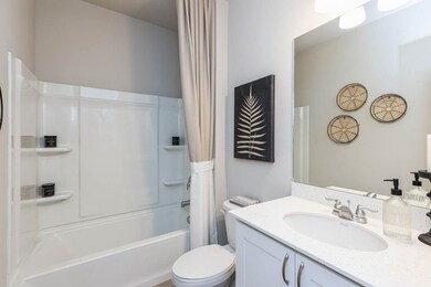 2903 Savannah Dr, Hiawatha, IA 52233 - photo 4