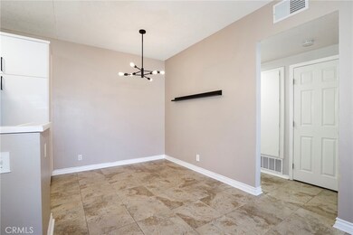 27614 Susan Beth Way unit F, Santa Clarita, CA 91350 - photo 7