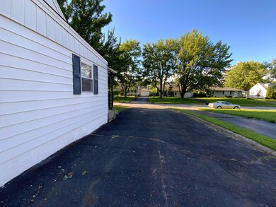 1291 Evaline Dr, Columbus, OH 43224 - photo 3