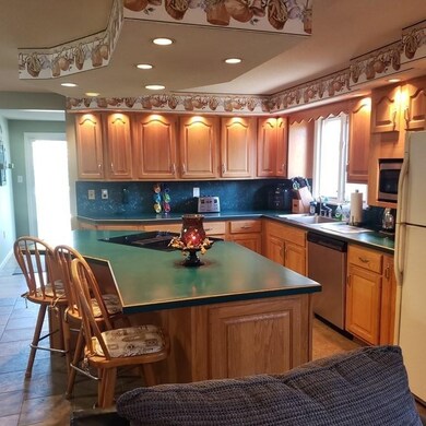 5 Red Oaks Cir, Feeding Hills, MA 01030 - photo 3